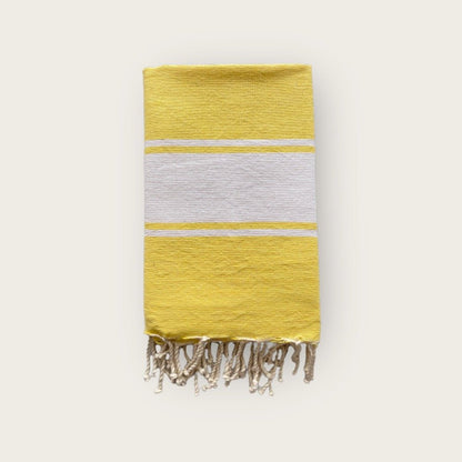 Serviette de plage légère en coton jaune – Détail texture – My Summer Fan

Lightweight cotton beach towel yellow – Texture detail – My Summer Fan
