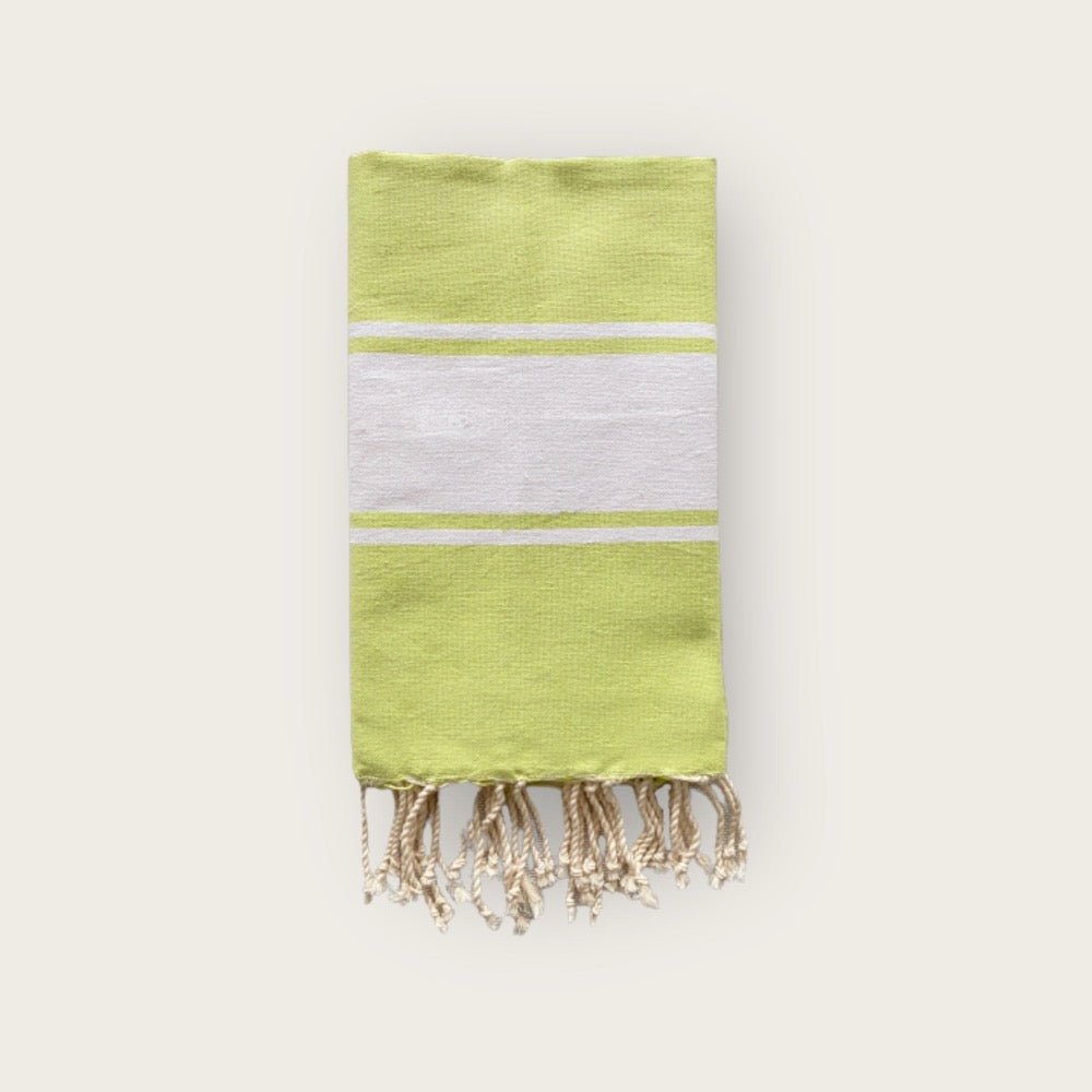 Serviette de plage légère en coton verte – Détail texture – My Summer Fan

Lightweight cotton beach towel green – Texture detail – My Summer Fan